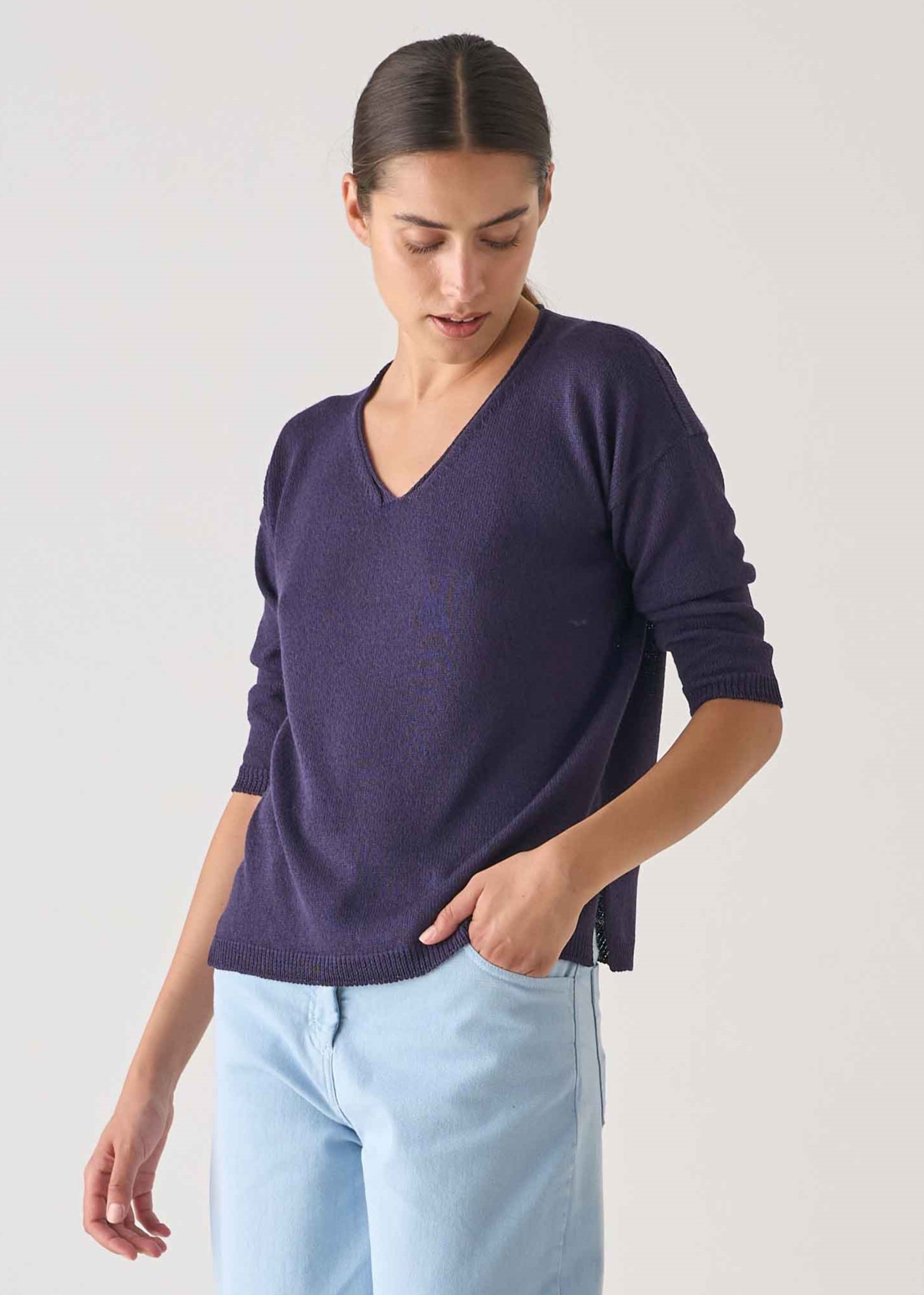 Maglia scollo V in viscosa con spacchetti